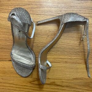 Stuart Weitzman Nudistsong in silver metallic